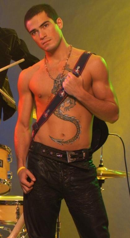 tn2_alfonso_herrera_3.jpg